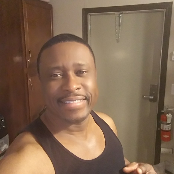 Meet the posher, Isaac - Picture 4 of 16